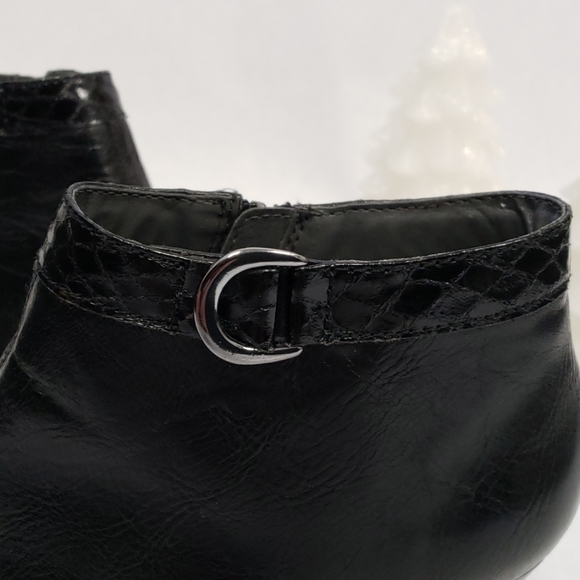 A2 by AEROSOLES Game Play Black Ankle Boot 6M - Picture 2 of 8